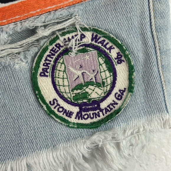 New nwt Carmar vintage patch cutoff Jean shorts - Picture 5 of 9